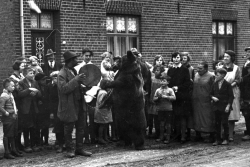 images/1931-stationsstraat-beer.jpg