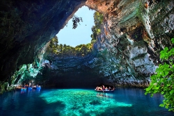 images/melissani.jpg