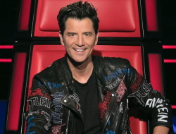 images/sakis-rouvas-1-2.jpg