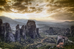 images/sky-and-the-rocks-of-meteora.jpg