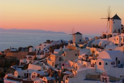 images/the-amazing-island-of-santorini-oia-and-fira-2.jpg