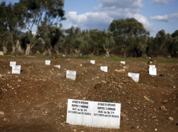 images/tombstones_lesvos_web-thumb-large.jpg